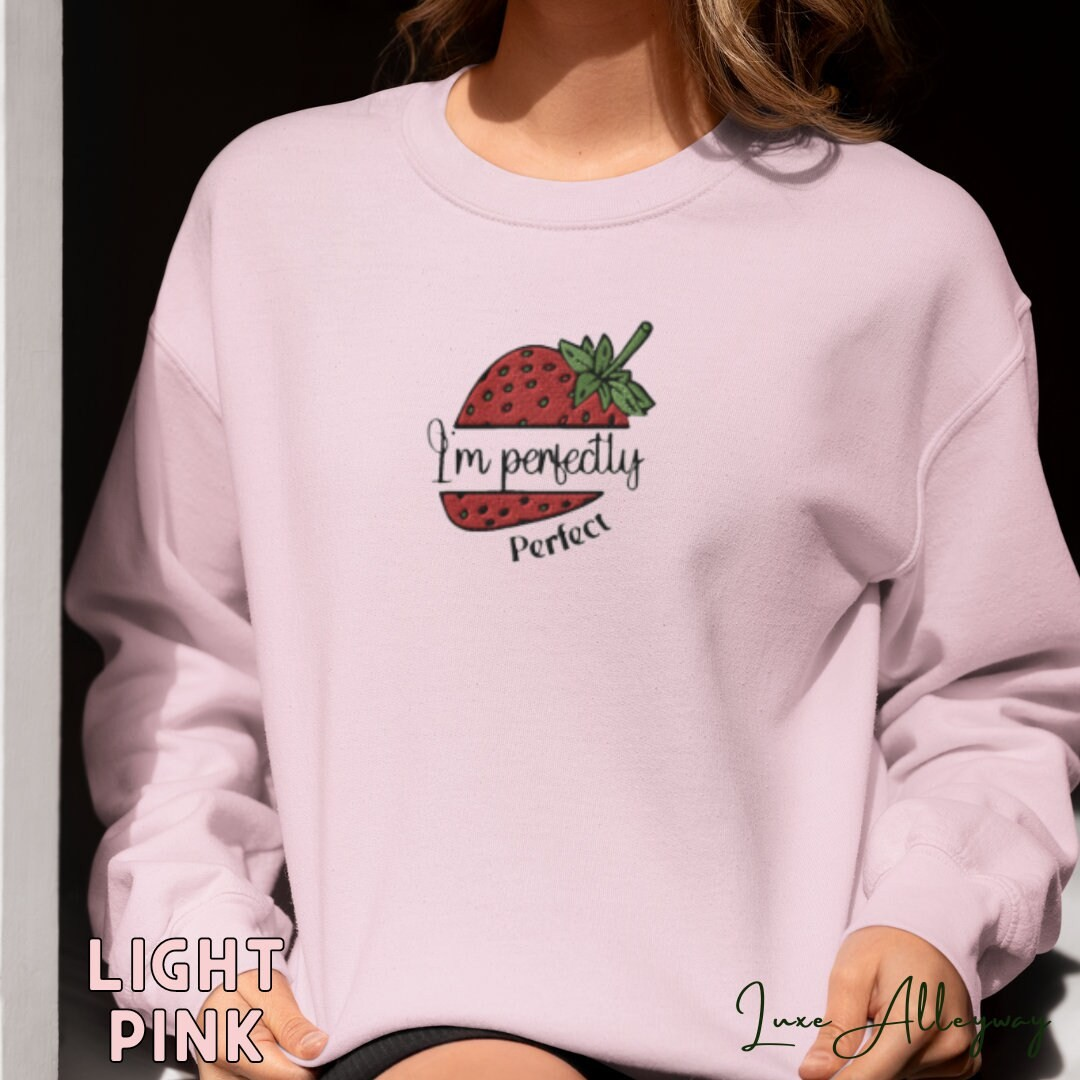 Life Scribbles - I am Perfect Strawberry Sweatshirt Light Pink