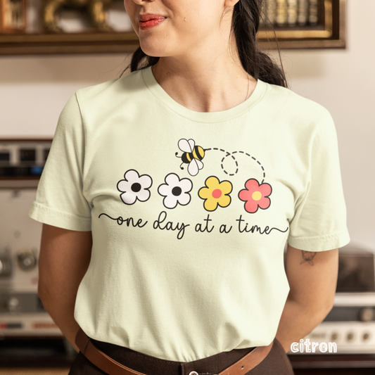 Life Scribbles - One day at a time - Citron T-Shirt - Motivational tops